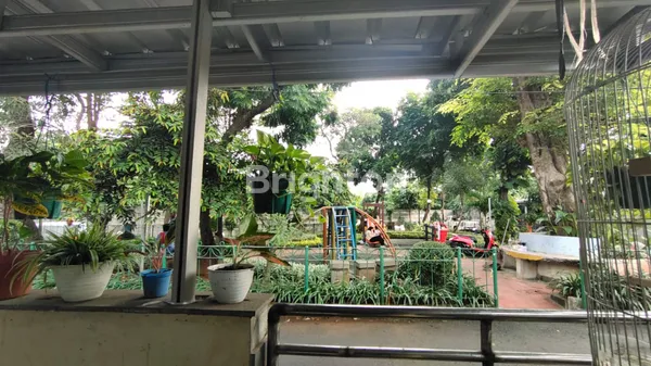 image BANGUNAN LAMA DI PEMUKIMAN BENHIL DEKAT KE AREA BISNIS PERKANTORAN JAKPUS - HITUNG TANAH SAJA (3)