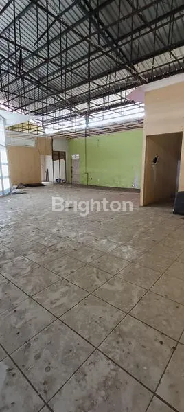 image DISEWAKAN RUMAH/KANTOR/GUDANG 2 LANTAI. LT. 5000M DI JL. PANGERAN RATU 5 ULU KEC. SU.I PALEMBANG (8)