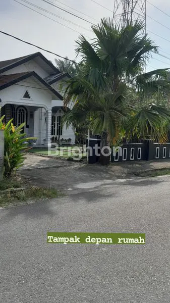 image SANGAT COCOK UNTUK MENIKMATI KEINDAHAN ALAM RUMAH SEMI FURNISHED YANG NYAMAN DAN ASRI DENGAN HALAMAN CUKUP LUAS DAN ADA JOGLO DI BELAKANG RUMAH TEMPAT UNTUK BERSANTAI DAN BUAT ACARA INI BERADA DI KISARAN (1)