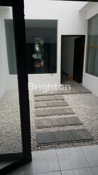 image RUMAH USAHA LOKASI STRATEGIS TENGGILIS (2)