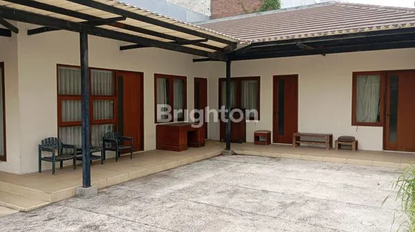 image RUMAH SIAP HUNI DI NGINDEN TIMUR, PARKIR LUAS (5)