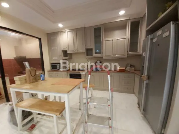 image DISEWAKAN RUMAH 2 LANTAI DI PONDOK INDAH JAKARTA SELATAN. (3)