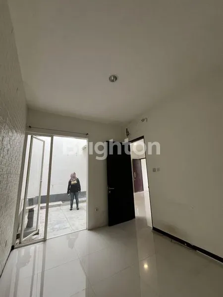 image HUNIAN MEWAH SURABAYA BARAT DEKAT UNIV.CIPUTRA (3)