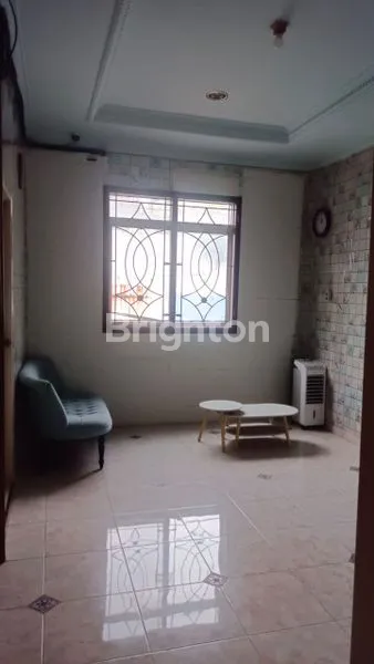 image RUMAH PADEMANGAN PINGGIR JALAN BESAR 7X12 SHM (3)