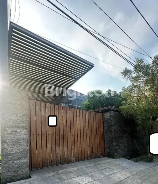 image RUMAH 2 LANTAI DI RAYA GADING PANTAI SURABAYA TIMUR (1)