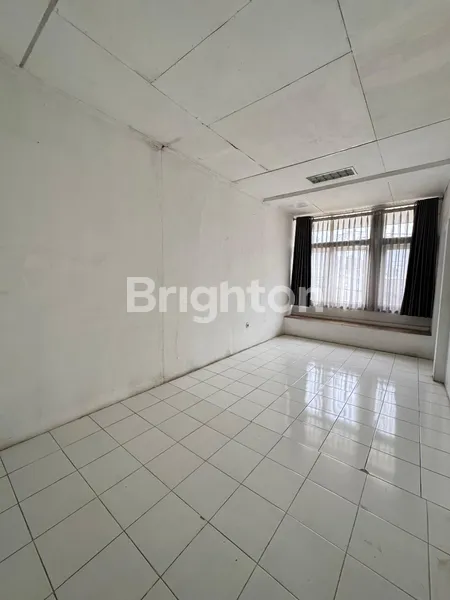 image SEWA RUMAH NON FURNISH LINGKUNGAN STRATEGIS DEKAT FASILITAS UMUM DI SURYALAYA CIJAGRA BANDUNG (3)