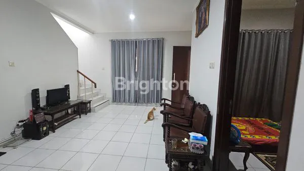 image RUMAH CANTIK MURAH 2 LANTAI DI PERUMAHAN SERPONG JAYA (8)