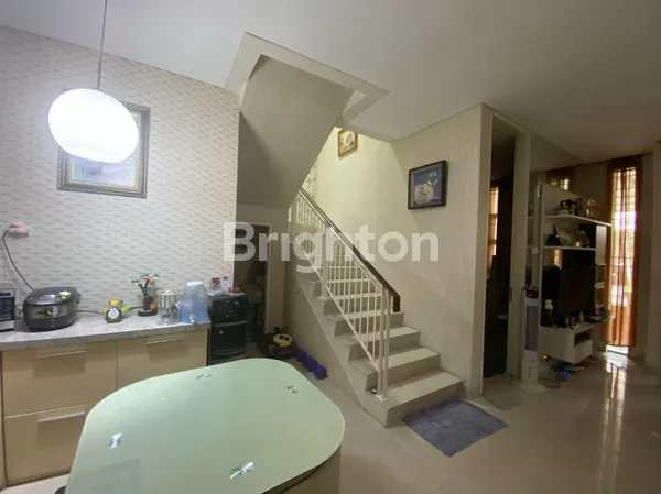 image RUMAH SEMI FURNISHED DI EASTCOAST PARK PAKUWON CITY SURABAYA TIMUR (2)