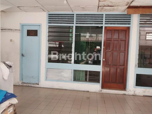 image RUMAH BESAR SIAP PAKAI DIJUAL (6)