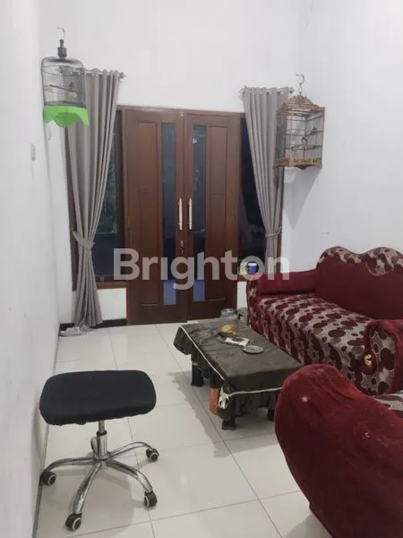 image RUMAH 2 LANTAI SHM, HARGA NEGO DI KEBONAGUNG (1)