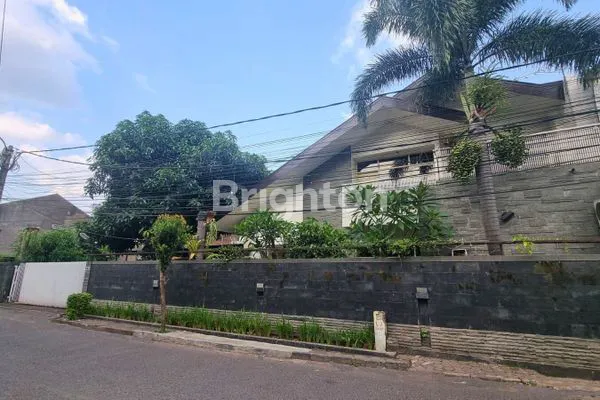 image RUMAH MEWAH 404 M² DI ASTANAANYAR KOTA BANDUNG - SIAP HUNI (1)
