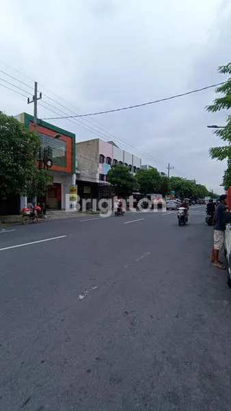 image RUMAH USAH HITUNG TANAH!! LOKASI STRATEGIS DI RAYA KAPAS KRAMPUNG, LUAS  377 M² HANYA 5.5M NEGO (3)