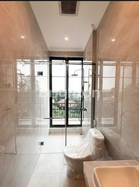 image RUMAH BARU 3 LANTAI DI JAGAKARSA, DEKAT TRANSMART CILANDAK KKO (6)