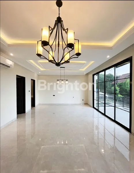 image RUMAH BARU 3 LANTAI DI JAGAKARSA, DEKAT TRANSMART CILANDAK KKO (4)