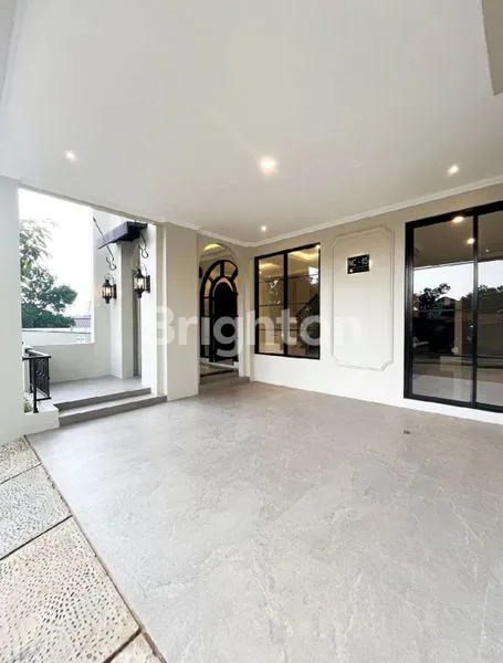 image RUMAH BARU 3 LANTAI DI JAGAKARSA, DEKAT TRANSMART CILANDAK KKO (3)