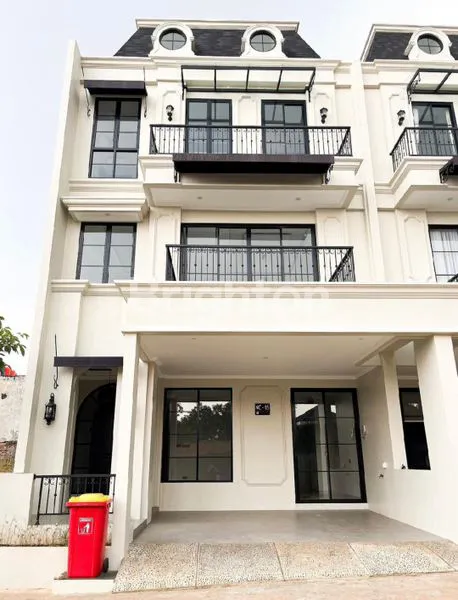 image RUMAH BARU 3 LANTAI DI JAGAKARSA, DEKAT TRANSMART CILANDAK KKO (1)
