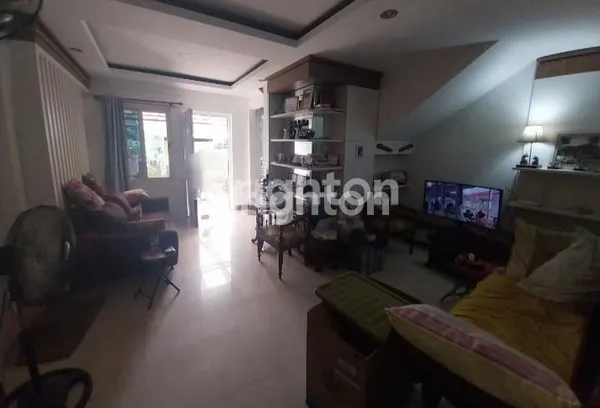 image DIJUAL RUMAH MODERN DIKAWASAN PREMIUM STRATEGIS DAN BISNIS DI KEMANG PRATAMA BEKASI KOTA  (2)
