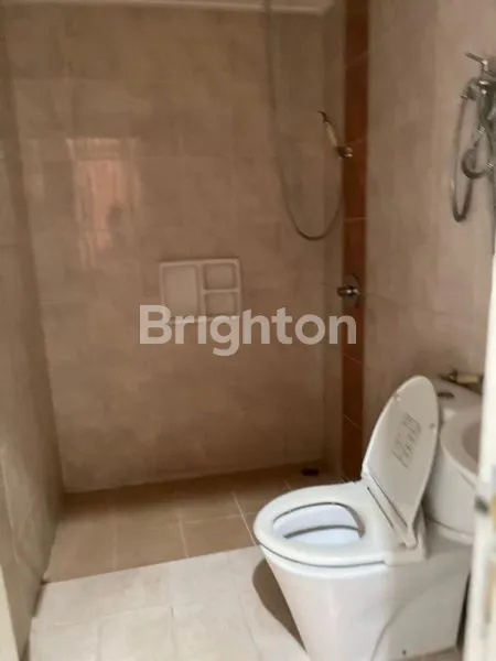 image RUMAH LAYAR PERMAI LEBAR 6 UNFURNISH HADAP SELATAN PANTAI INDAH KAPUK PIK JAKARTA UTARA (3)