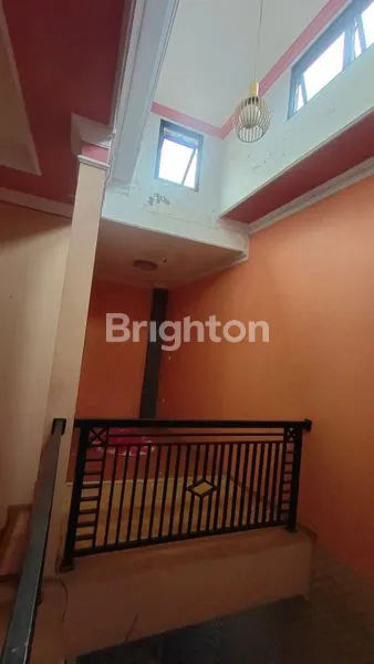 image TURUN HARGA DRASTIS RUMAH DUA LANTAI DI JAKARTA TIMUR SIAP HUNI (5)