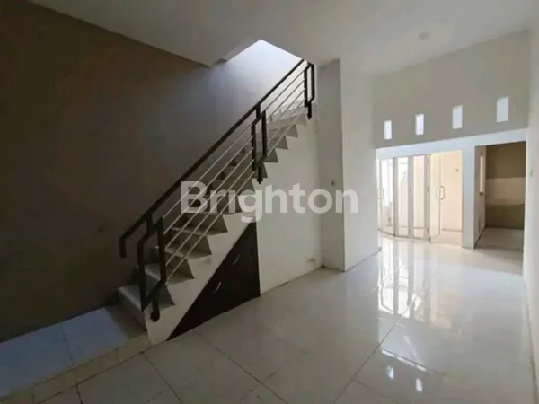 image DIJUAL RUMAH USAHA DI PUCANG ANOM COCOK UNTUK DEPOT DLL, STRATEGIS DEKAT KE TENGAH KOTA  (8)