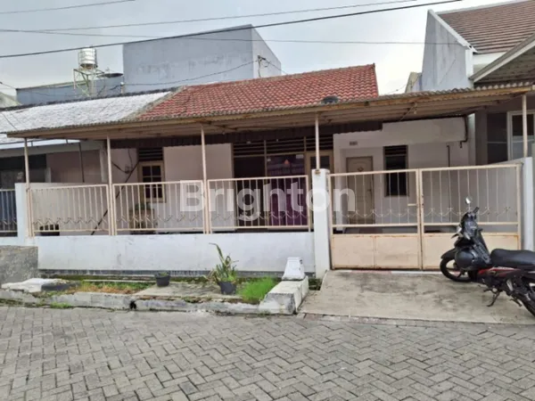 image RUMAH SIAP HUNI DARMO HARAPAN ROW JALAN 2,5 MOBIL (1)
