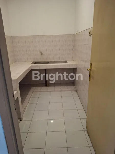 image RUMAH SIAP HUNI DARMO HARAPAN ROW JALAN 2,5 MOBIL (4)