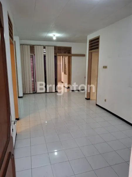 image RUMAH SIAP HUNI DARMO HARAPAN ROW JALAN 2,5 MOBIL (8)