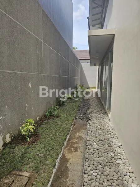 image DIJUAL RUMAH SIAP HUNI DI GRAHA NATURA, DINGIN HADAP SELATAN, LINGKUNGAN NYAMAN  (2)