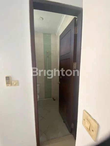 image DI SEWAKAN RUMAH 2 LANTAI  SEMI VILLA DIRENON (7)