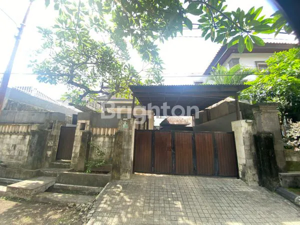 image DI SEWAKAN RUMAH 2 LANTAI  SEMI VILLA DIRENON (2)