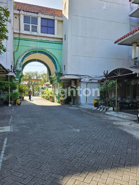 image RUMAH SIAP HUNI ONE GATE SISTEM DIKOMPKEK GRAHA ASRI NGAGEL  SEBELAH EX NOVOTEL SURABAYA (3)