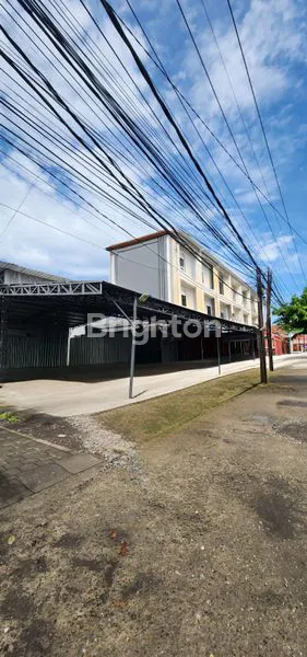 image TANAH PLUS BANGUNAN DILOKASI STRATEGIS DIPINGGIR JALAN RAYA UTAMA COCOK UNTUK TEMPAT USAHA,TEMPAT MAKAN DAN GUDANG DIAREA DENPASAR UTARA  (5)