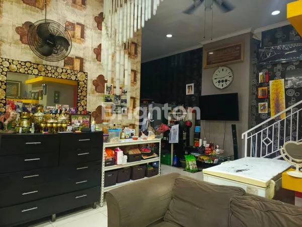 image RUMAH CANTIK SIAP HUNI REGENSI MELATI MAS SERPONG (5)
