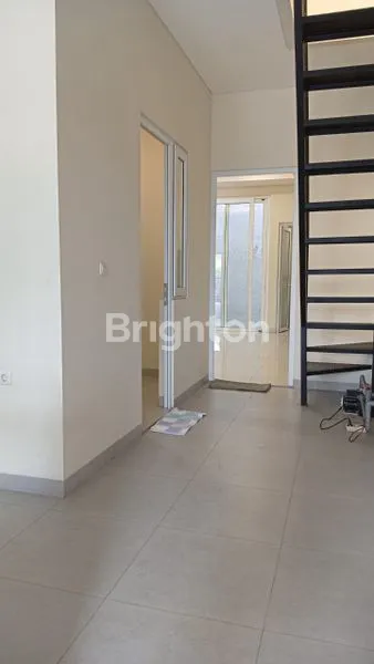 image RUMAH 2 LANTAI BRAND NEW SIAP HUNI DI KELAPA GADING (7)