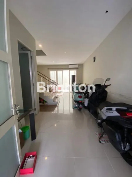 image RUMAH TERAWAT LEBAR 6 PANTAI MENTARI CLUSTER HAMPTON SURABAYA TIMUR (2)