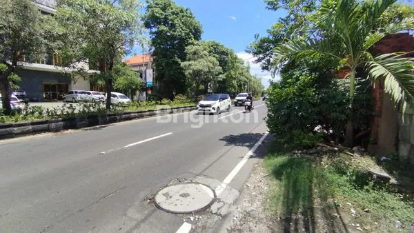 image RUMAH MEWAH DIJUAL – LUAS, ELEGAN &  SIAP HUNI SANUR  (3)