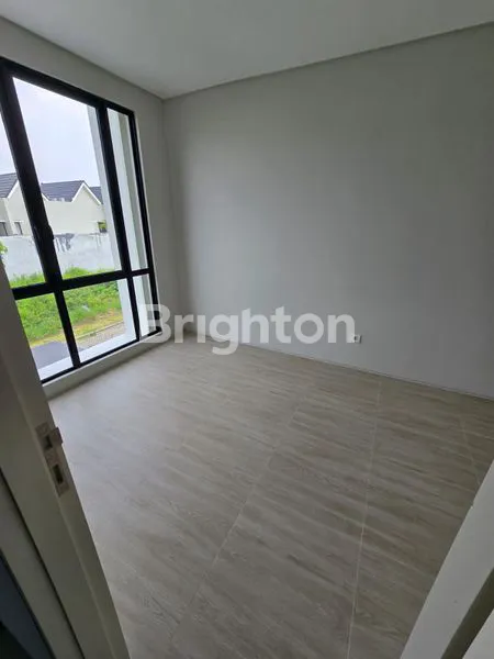 image RUMAH STRATEGIS 2 LANTAI DI CITRALAND UTARA - NORTHWEST PARK, SURABAYA (2)