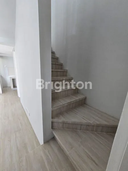 image RUMAH STRATEGIS 2 LANTAI DI CITRALAND UTARA - NORTHWEST PARK, SURABAYA (7)