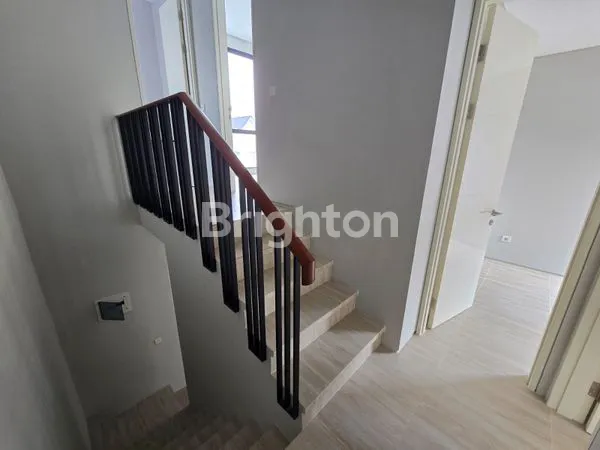 image RUMAH STRATEGIS 2 LANTAI DI CITRALAND UTARA - NORTHWEST PARK, SURABAYA (3)