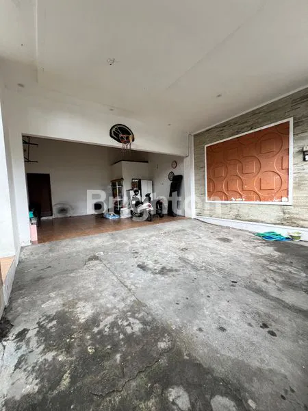 image RUMAH MEWAH SIAP HUNI 2 LANTAI DI BATU (2)