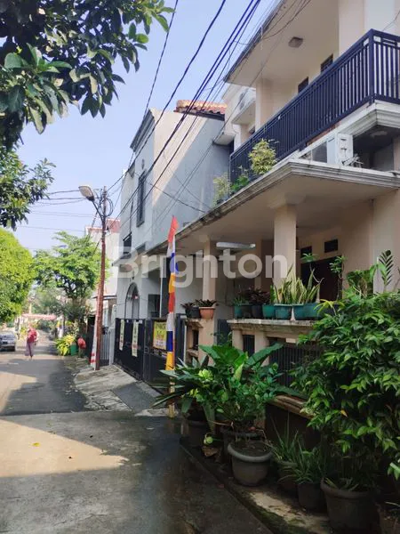 image DIJUAL RUMAH NYAMAN DAN ASRI DI DEPOK (3)