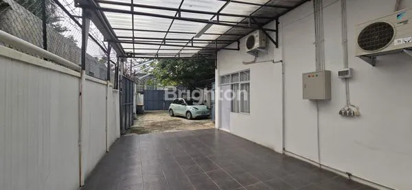 image GUDANG LUAS PINGGIR JALAN RAYA KEBAYORAN LAMA  (4)