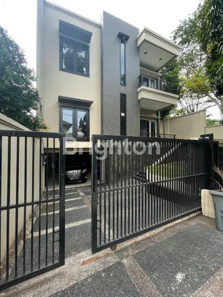 image HUNIAN EKSKLUSIF 2 LANTAI + BASEMENT, KOLAM RENANG (1)