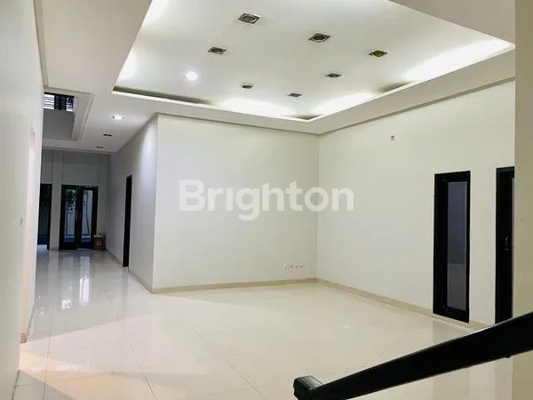 image HUNIAN EKSKLUSIF 2 LANTAI + BASEMENT, KOLAM RENANG (3)