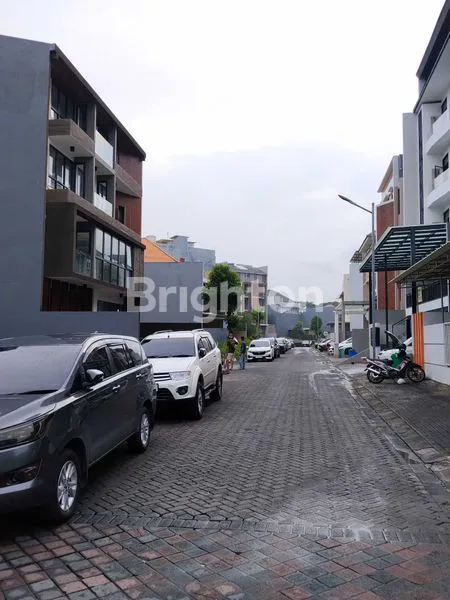image DIJUAL TANAH KAVLING CITRALAND WATERFRONT, SURABAYA BARAT. AREA KOS UNIVERSITAS CIPUTRA ( KAMPUS UC ) CITRALAND, SIAP DIBANGUN KOS.\\N DEKAT KAMPUS UC - HOKKY BUAH SUPERMARKET - CIPUTRA HOSPITAL, DLL. (2)