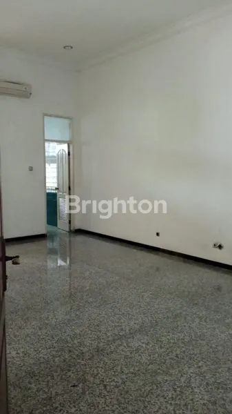 image RUMAH SIAP HUNI BISA UTK USAHA DARMO BARU JALAN KEMBAR (8)