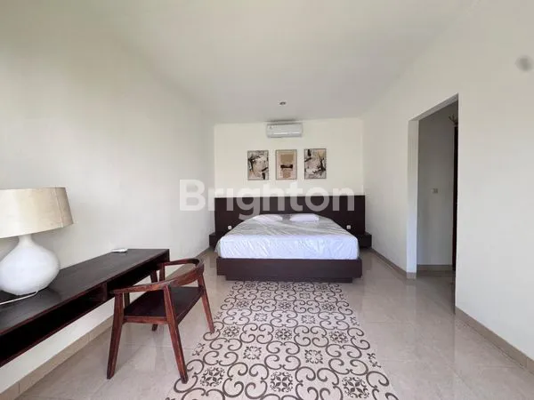 image 2 BEDROOM VILLA WITH HUGE GARDEN & POOL IN CENTRAL BERAWA , BALI (4)