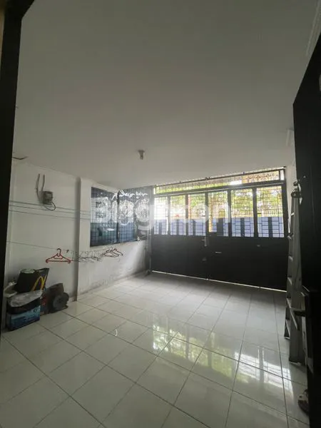 image RUKO 2 LANTAI SIAP HUNI DI JL. EMAS, MEDAN (5)
