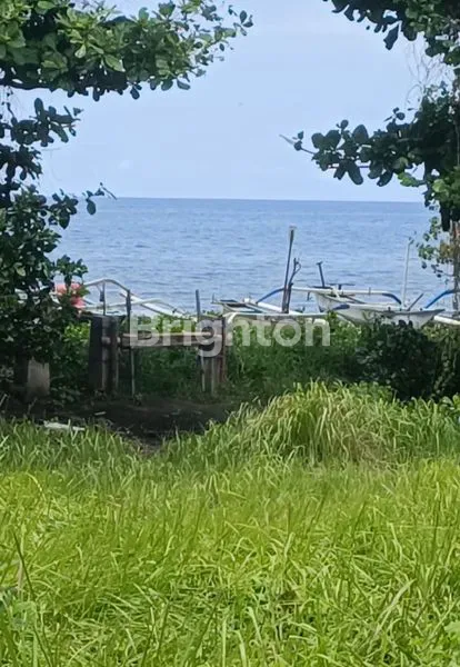image TANAH PINGGIR PANTAI DENGAN BANGUNAN VILLA (1)