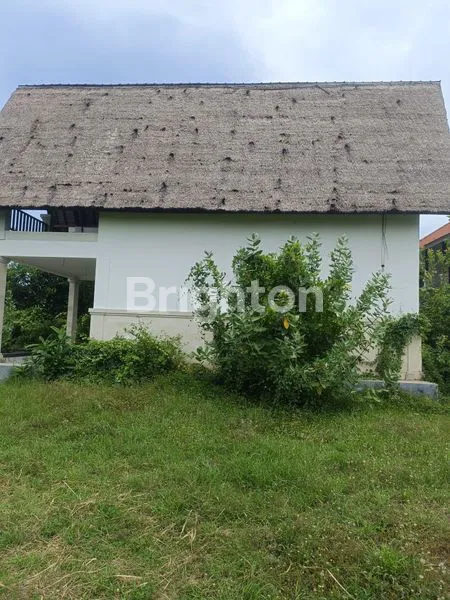image TANAH PINGGIR PANTAI DENGAN BANGUNAN VILLA (7)